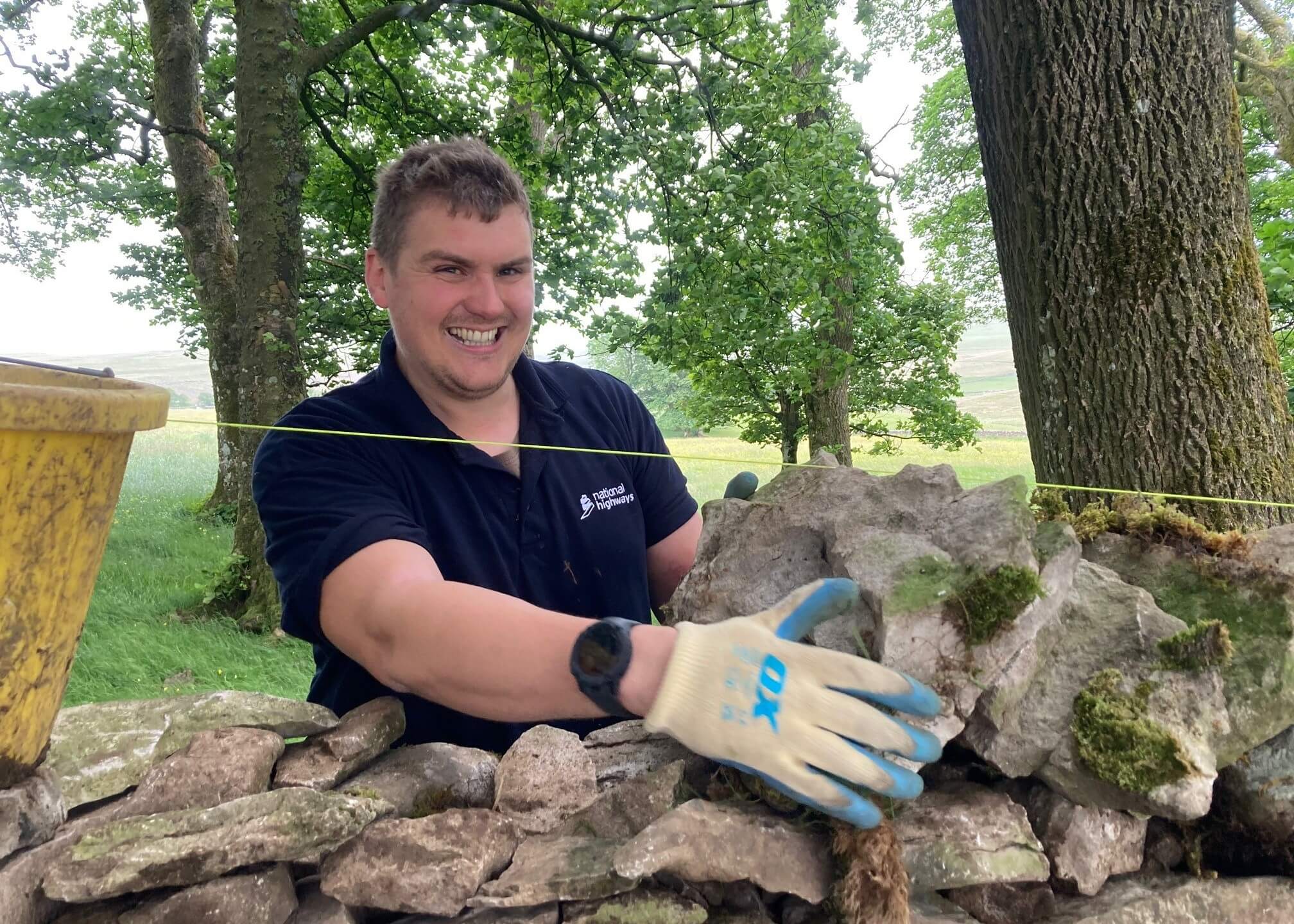 Volunteer at work in Mazonwath